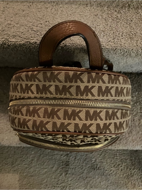 LIKE BRAND NEW! EXCELLENT! MICHAEL KORS ABBEY SIGNATURE MK MONOGRAM BACKPACK